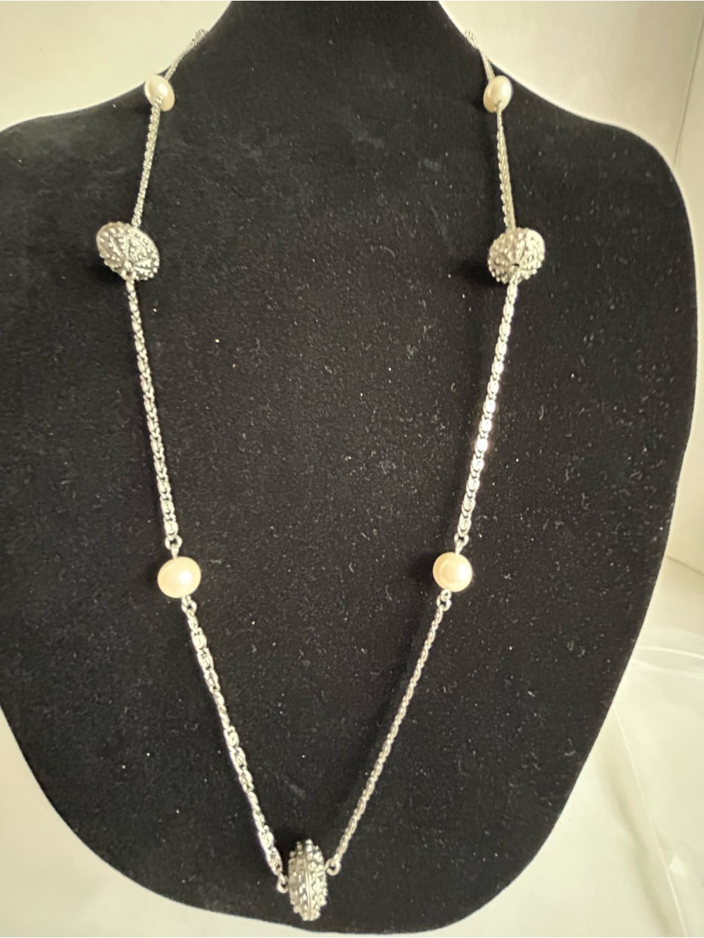 Avon Silver-Tone Necklace with Faux Pearl and Silver Tone Stations Snail Chain 7